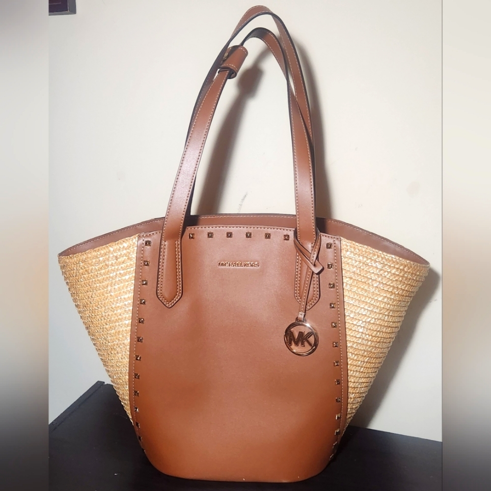 Michael Kors Portia Large Carryall Tote Grab Bucket Bag